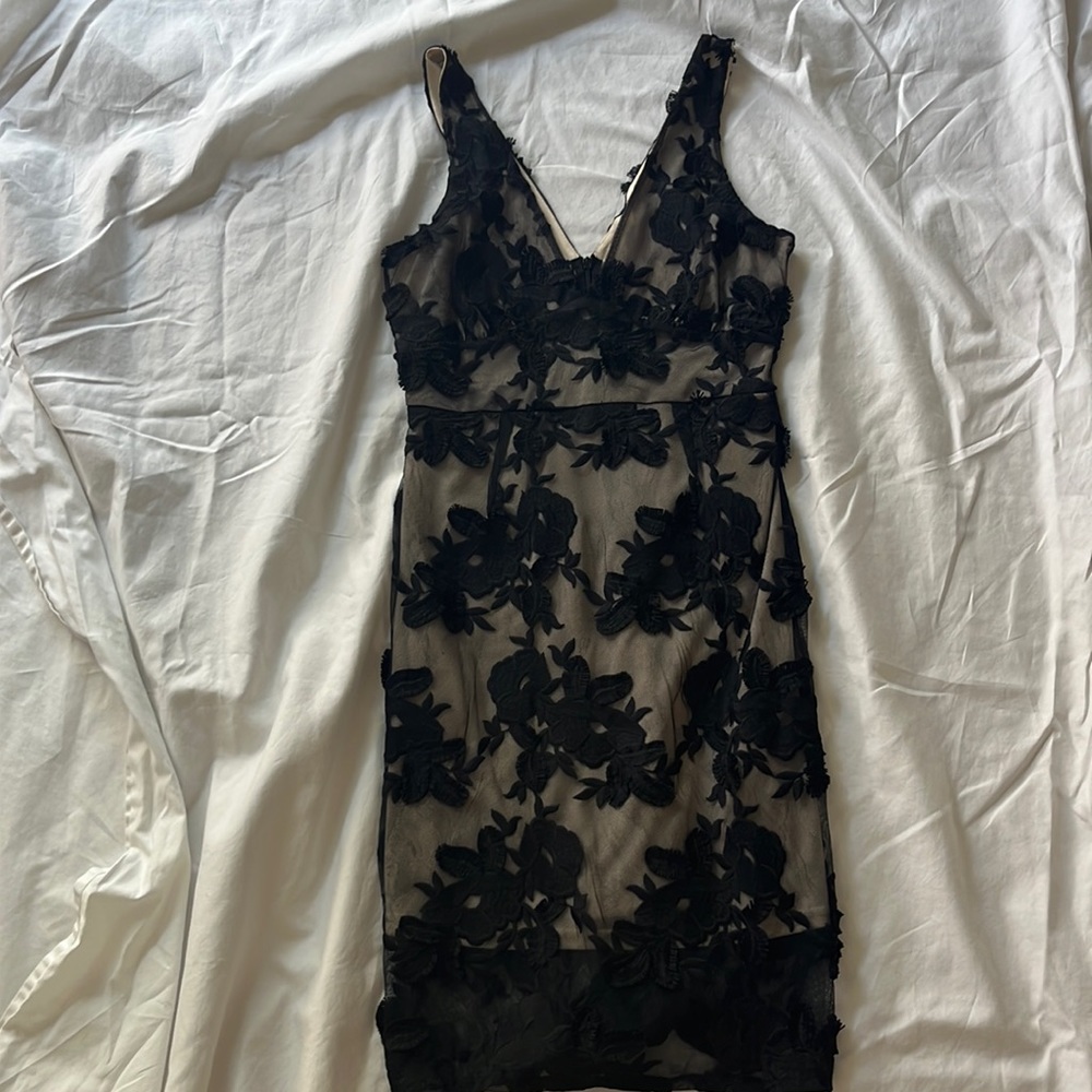 Lulus Women’s Black Swan Bodycon Dress Size small